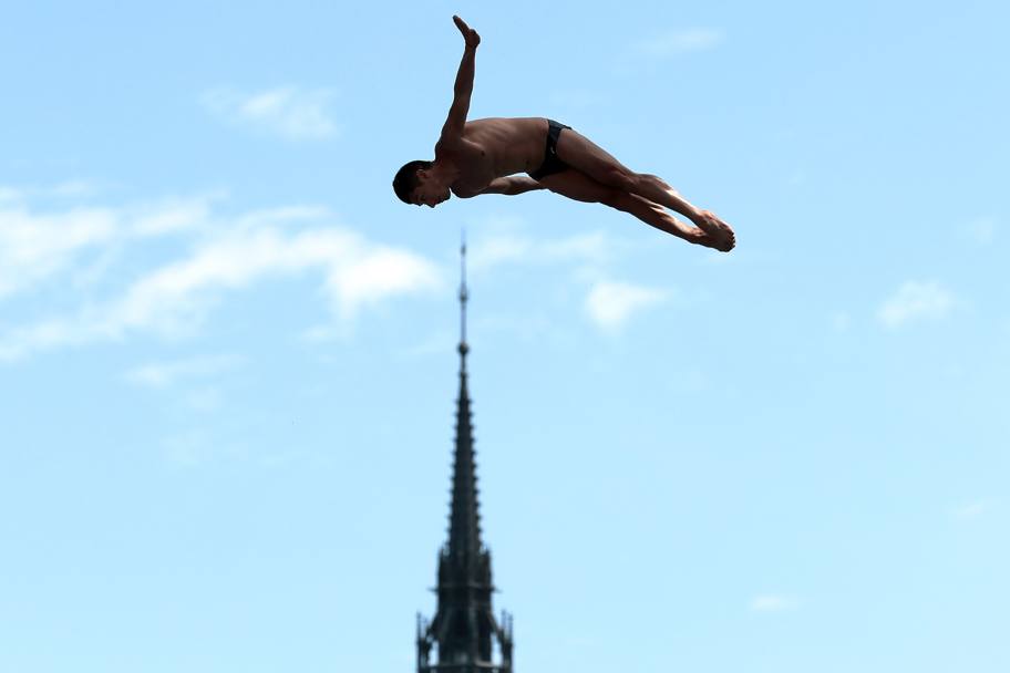 Nuoto dalle grandi altezze, la prova del messicano Jonathan Parades, sempre ai campionati mondiali di Budapest (Afp)